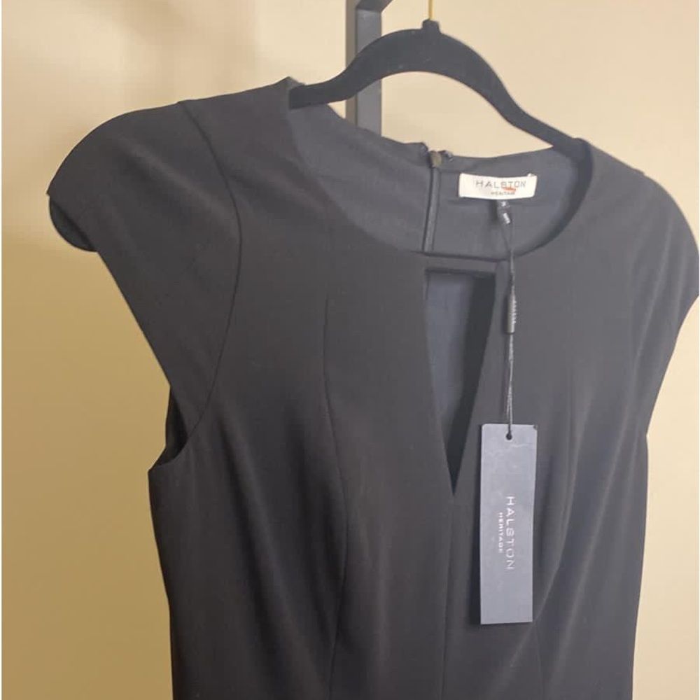 Halston Heritage fit and flare dress cap sleeves black keyhole - Picture 14 of 14